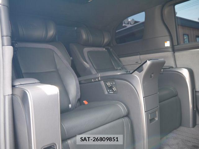 Lexus LM 2024-02 6612843-5
