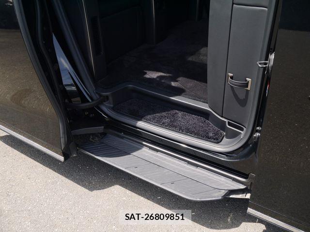 Lexus LM 2024-02 6612843-6