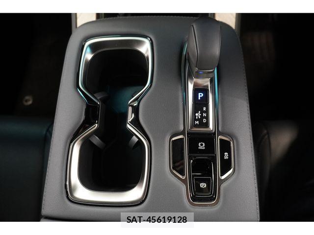 Lexus LM 2025-03 6672268-14
