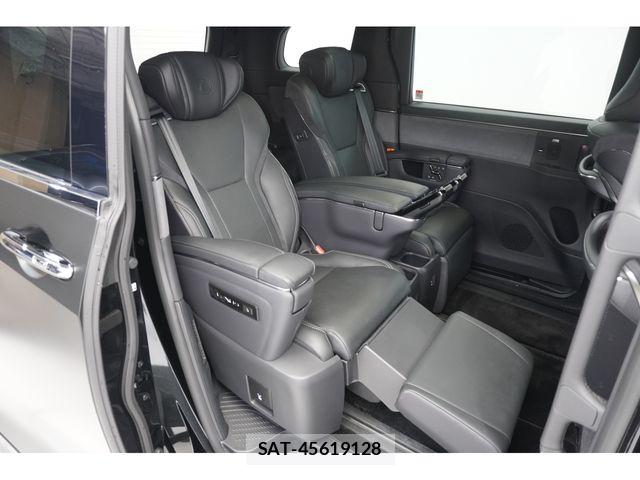 Lexus LM 2025-03 6672268-19