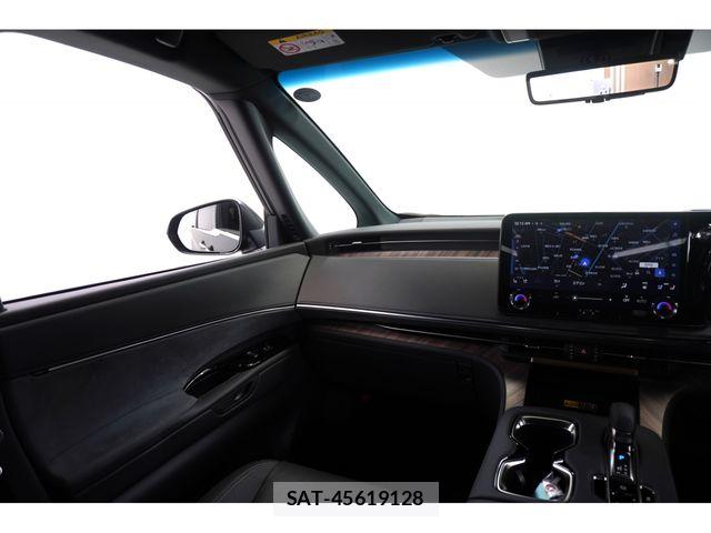 Lexus LM 2025-03 6672268-29