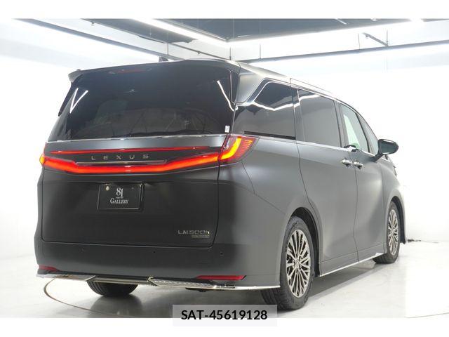 Lexus LM 2025-03 6672268-5