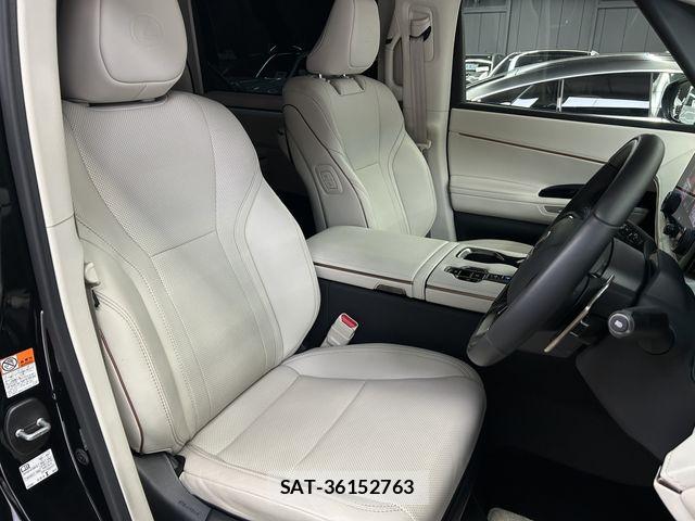 Lexus LM 2025-05 6676679-9