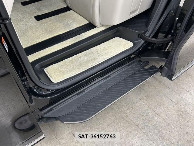 Lexus LM 2025-05 6676679-14