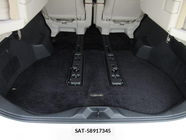 Lexus LM 2025-03 6676677-9