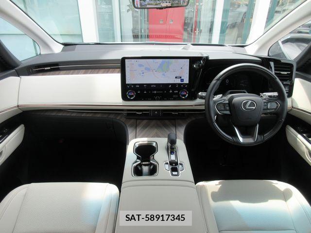 Lexus LM 2025-03 6676677-1