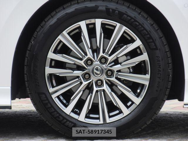 Lexus LM 2025-03 6676677-4