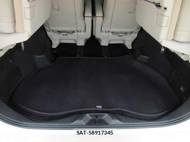 Lexus LM 2025-03 6676677-8