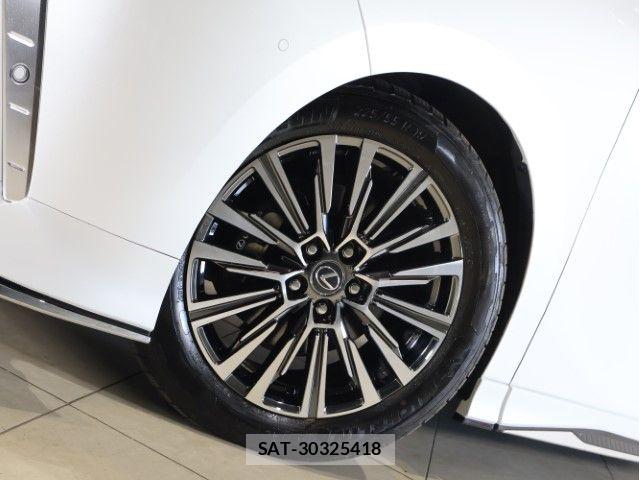 Lexus LM 2024-06 6676678-17