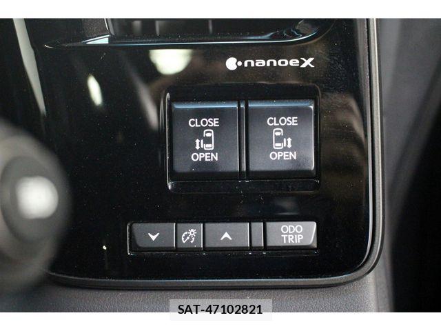 Lexus LM 2024-11 6716523-24