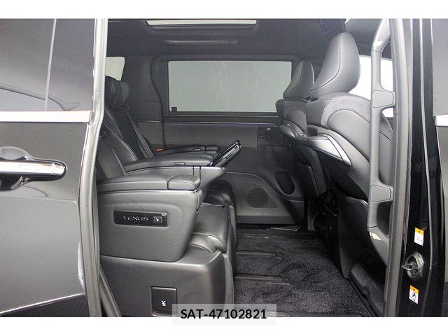 Lexus LM 2024-11 6716523-27