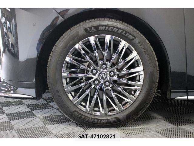 Lexus LM 2024-11 6716523-2