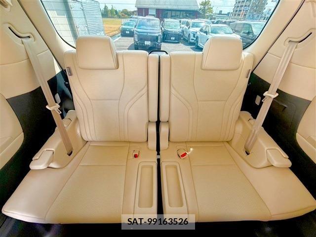 Lexus LM 2025-03 6815698-7