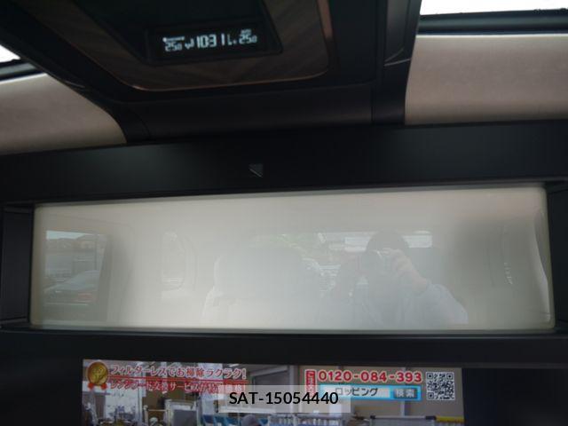 Lexus LM 2024-01 7020770-12