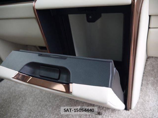 Lexus LM 2024-01 7020770-18