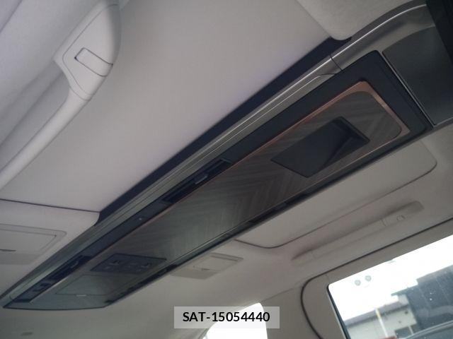Lexus LM 2024-01 7020770-22