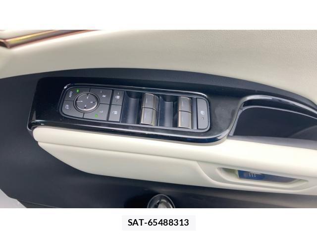 Lexus LM 2025-07 7059254-18