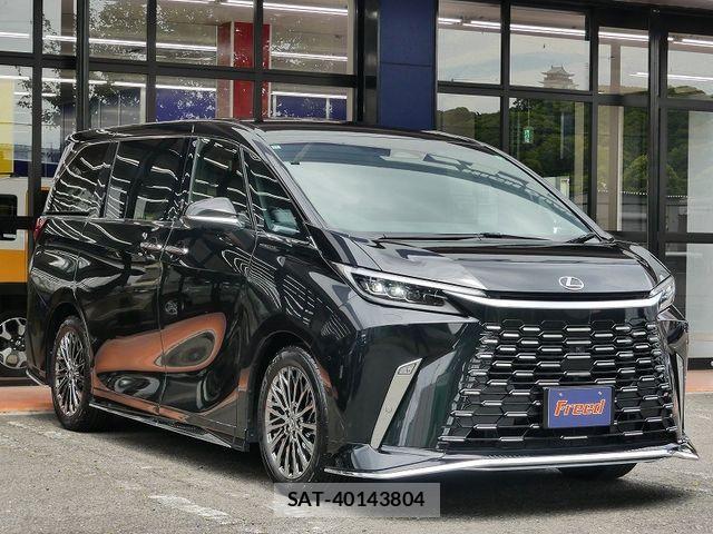 Lexus LM 2024-12 7220972-4