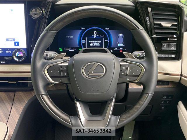 Lexus LM 2024-10 7220970-11