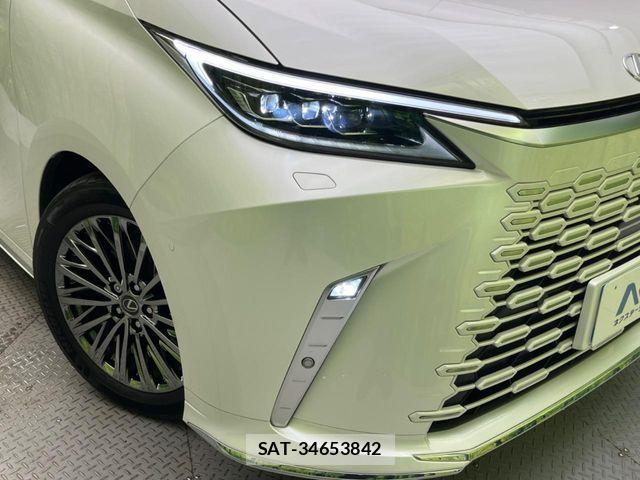 Lexus LM 2024-10 7220970-12
