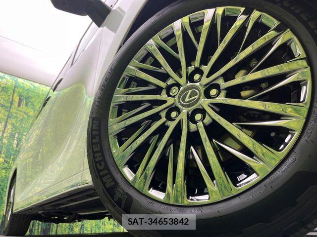 Lexus LM 2024-10 7220970-13