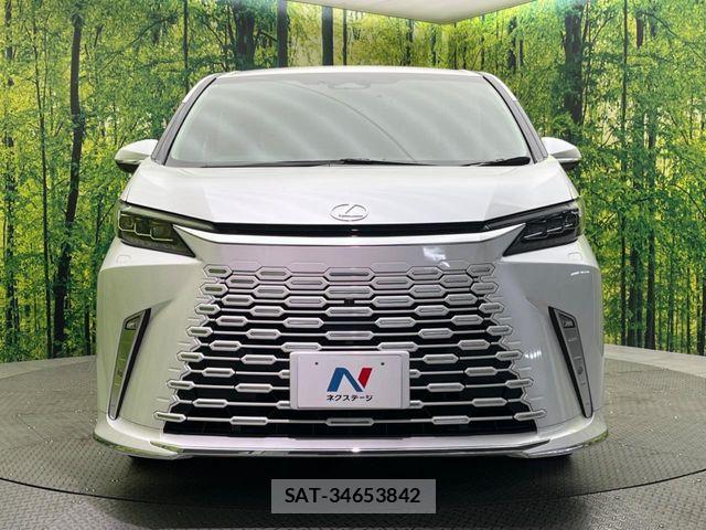 Lexus LM 2024-10 7220970-14