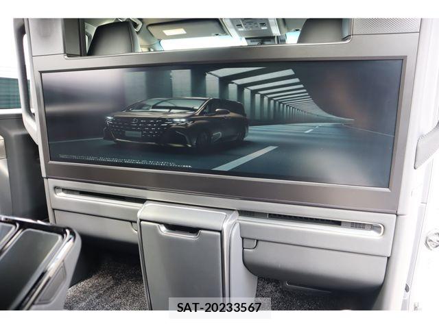 Lexus LM 2024-05 7501271-17