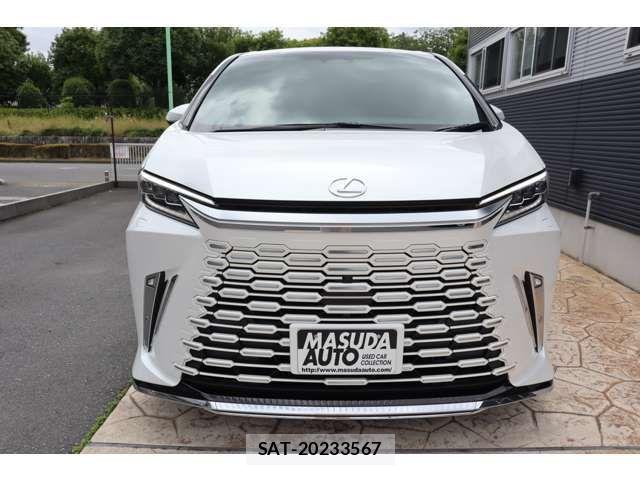 Lexus LM 2024-05 7501271-1