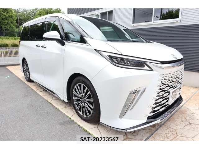 Lexus LM 2024-05 7501271-2