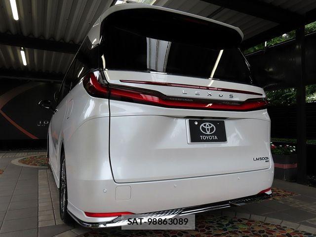 Lexus LM 2026-05 7725073-1