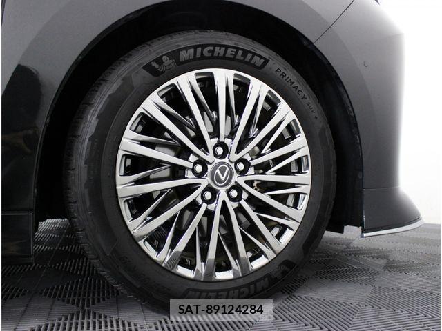 Lexus LM 2024-08 7725076-14
