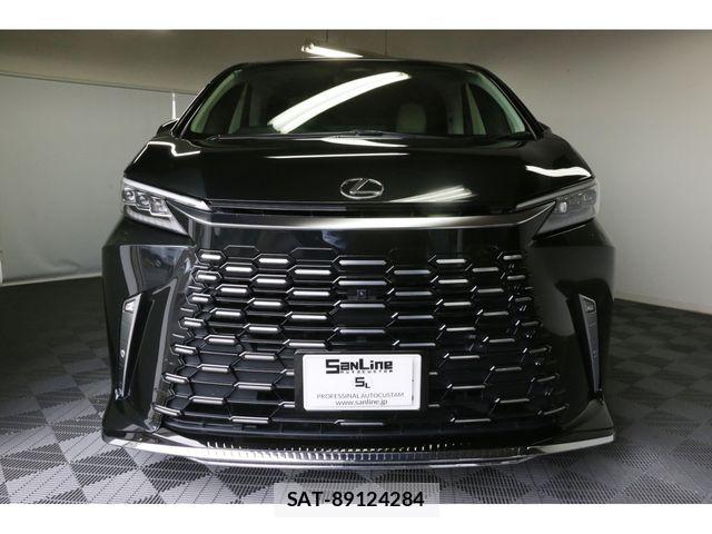 Lexus LM 2024-08 7725076-1