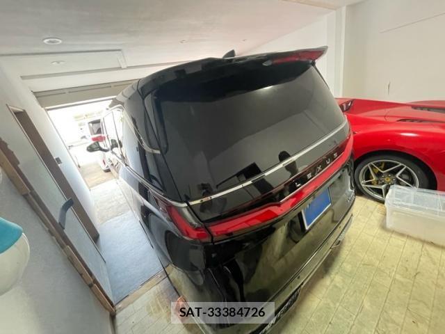 Lexus LM 2024-08 7786502-3
