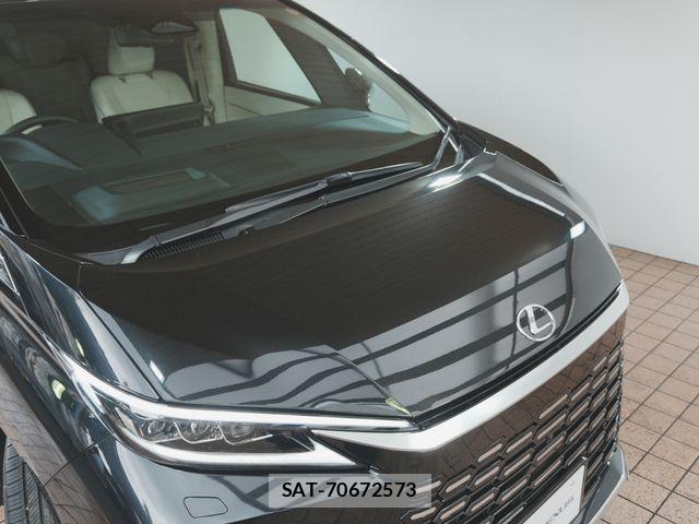 Lexus LM 2024-11 7877355-11
