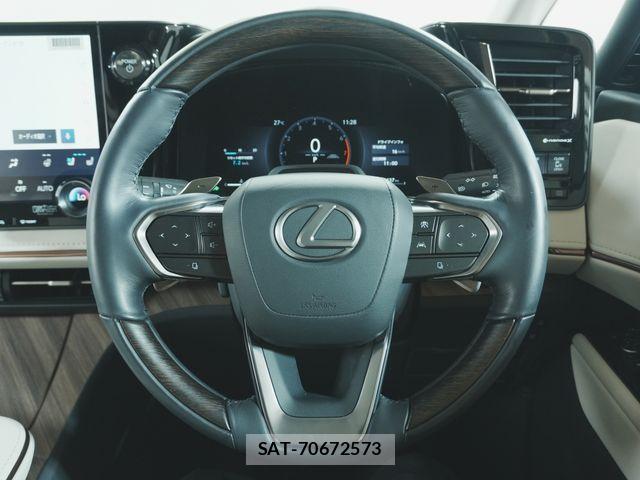 Lexus LM 2024-11 7877355-14