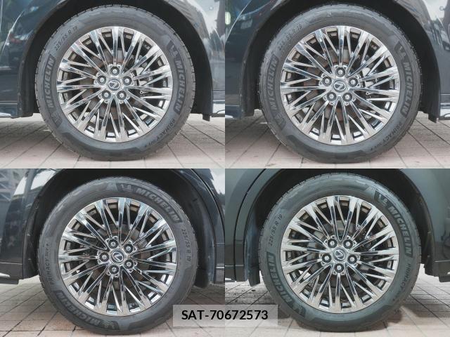Lexus LM 2024-11 7877355-5