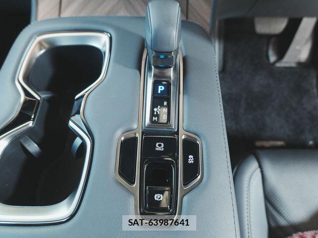Lexus LM 2025-03 7979766-16