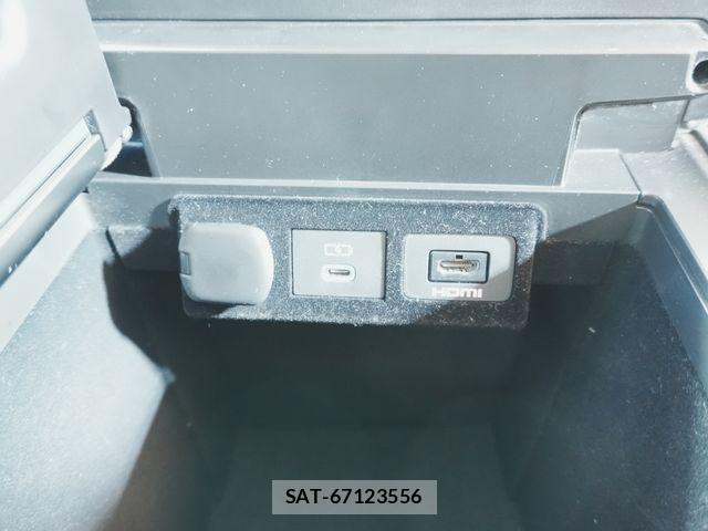 Lexus LM 2024-10 8036436-14