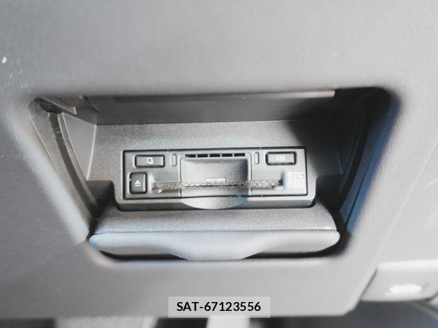 Lexus LM 2024-10 8036436-16