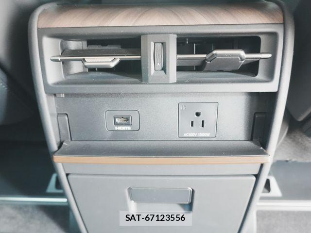 Lexus LM 2024-10 8036436-19