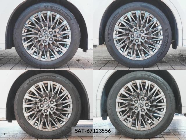 Lexus LM 2024-10 8036436-4