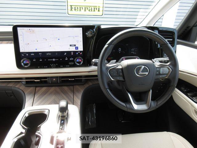 Lexus LM 2024-10 8366730-14
