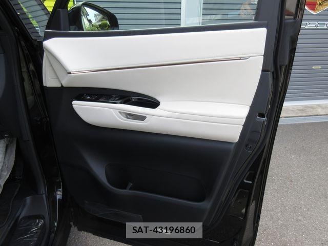 Lexus LM 2024-10 8366730-19