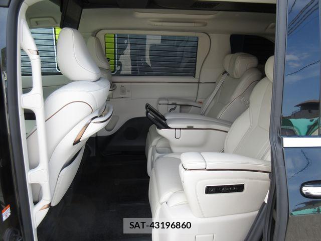 Lexus LM 2024-10 8366730-22