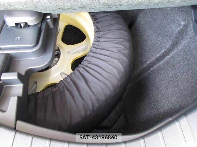 Lexus LM 2024-10 8366730-28