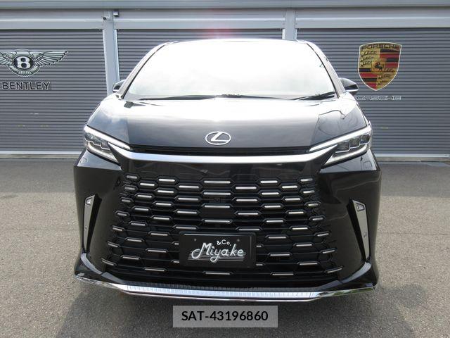 Lexus LM 2024-10 8366730-3