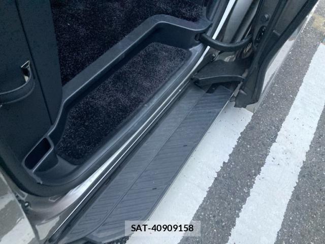 Lexus LM 2024-04 8413288-13