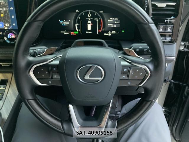 Lexus LM 2024-04 8413288-22