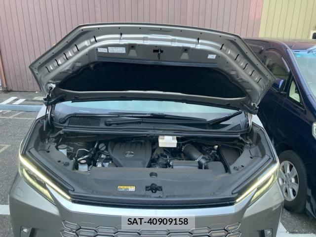 Lexus LM 2024-04 8413288-6
