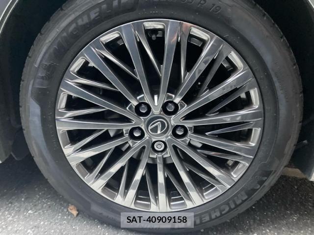 Lexus LM 2024-04 8413288-8
